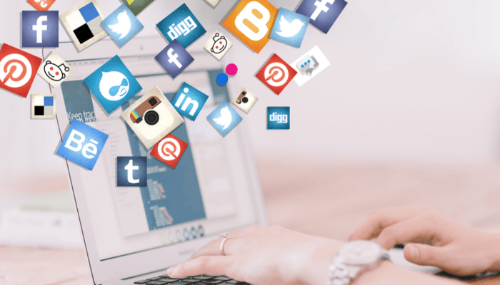 Top 10 công cụ AI Marketing nên thử trong năm 2025